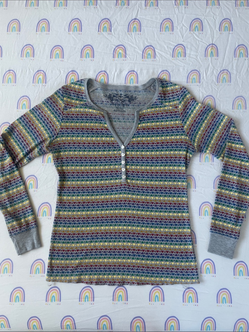 Vintage Y2K rainbow heart thermal